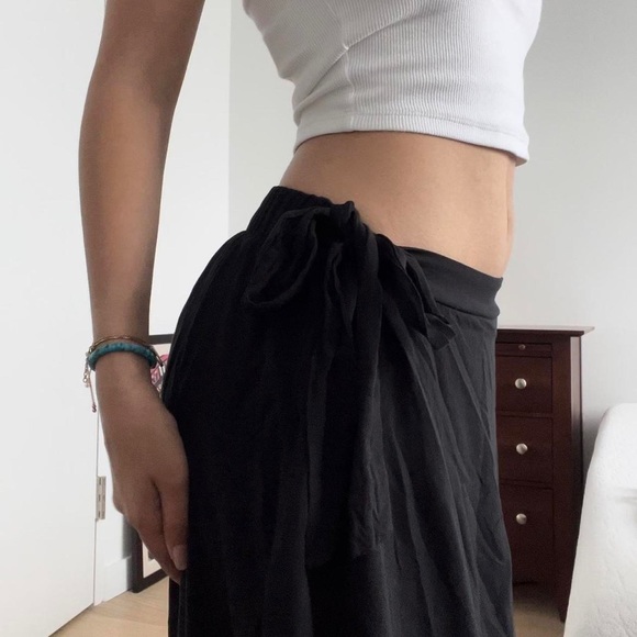 Vintage y2k black midi length skirt - Picture 4 of 9